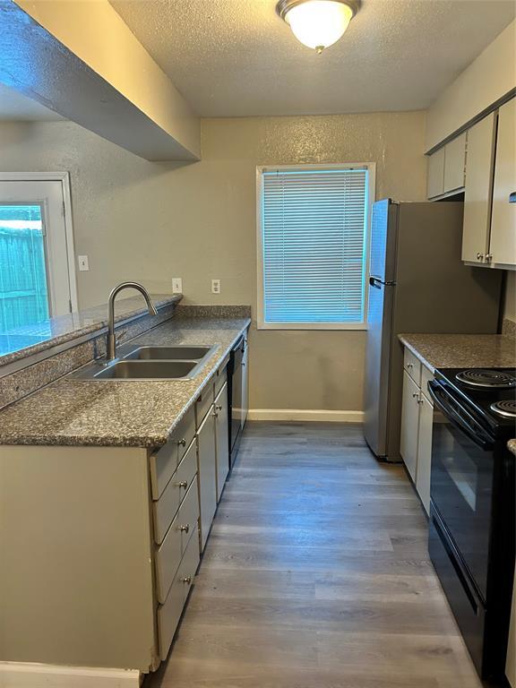 Building Photo - 3901 Woodchase Dr