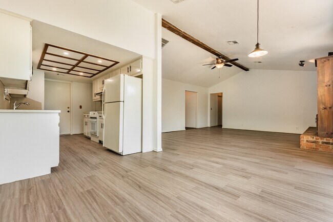 Foto del edificio - 1006 W Neptune Rd