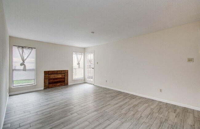 Building Photo - 10202 Forum Park Dr