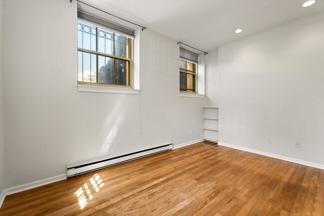 Foto del edificio - 350 W Fourth St