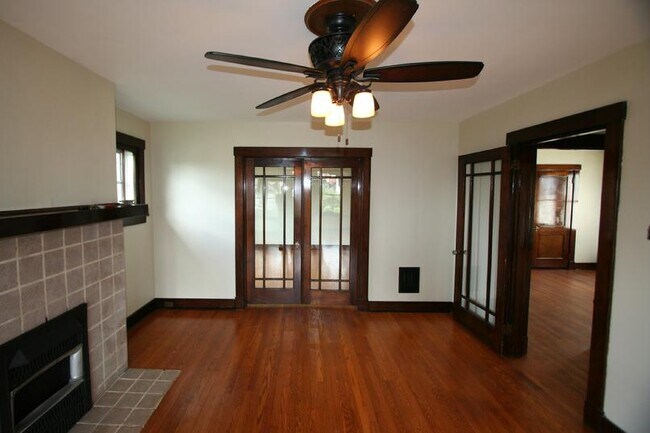 Living Room - 42 Fremont S Ave