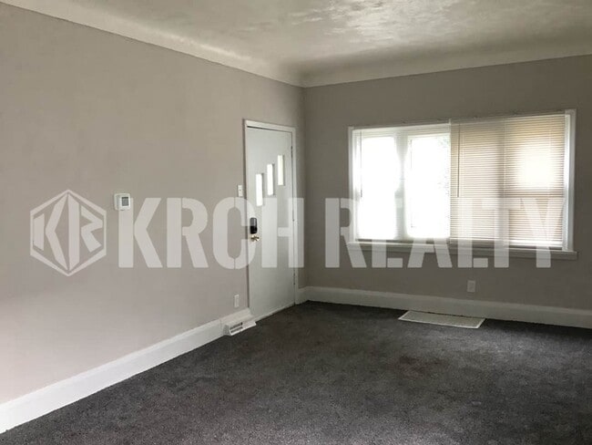 Building Photo - 2437 Caledonia St