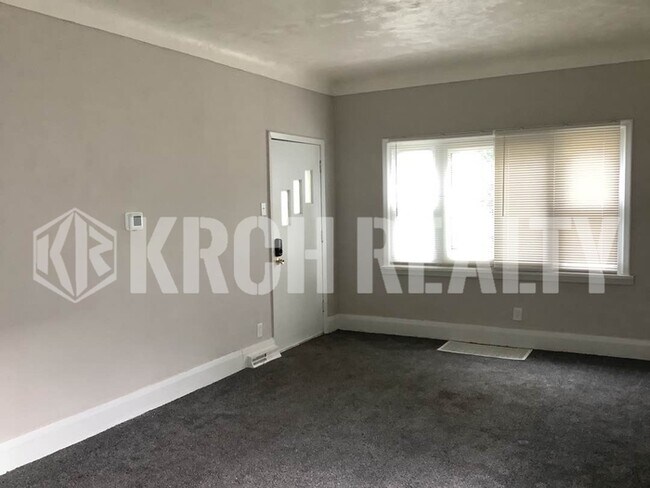 Foto del edificio - 2437 Caledonia St