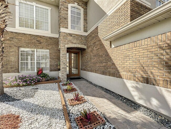 Foto del edificio - 2027 Windcrest Lake Cir