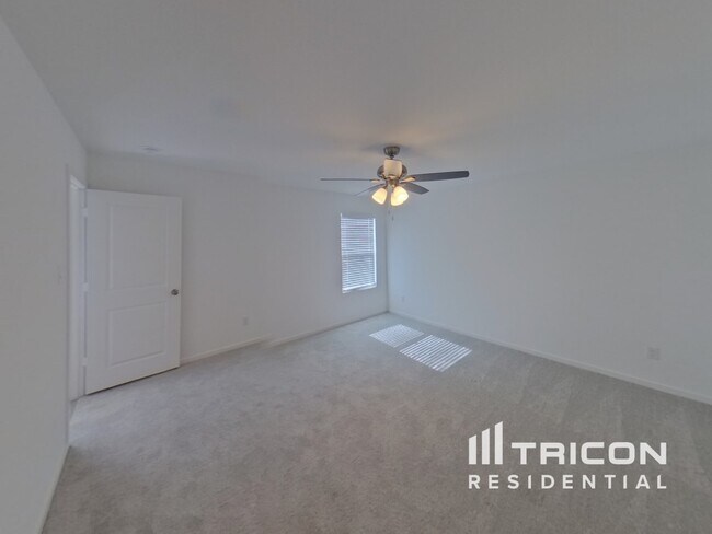 Building Photo - 811 Ponderosa Ln