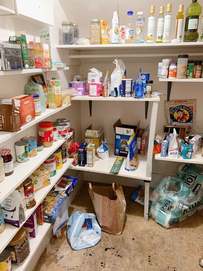 Foto del edificio - 1030 N Garden St