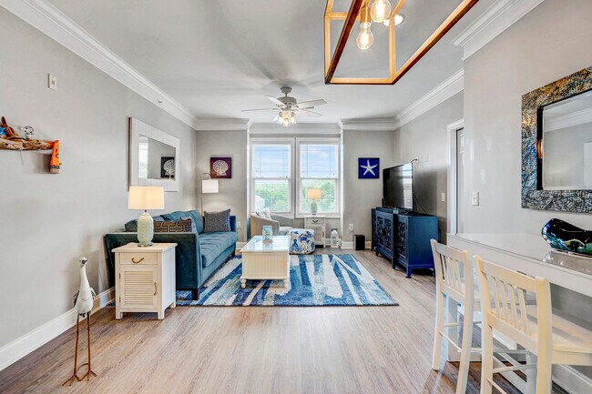 Building Photo - 1401 Coopers Hill Dr