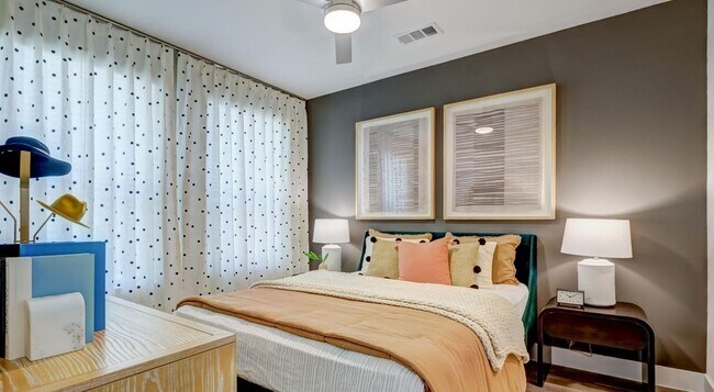 Foto del edificio - 23233 Western Centre Dr