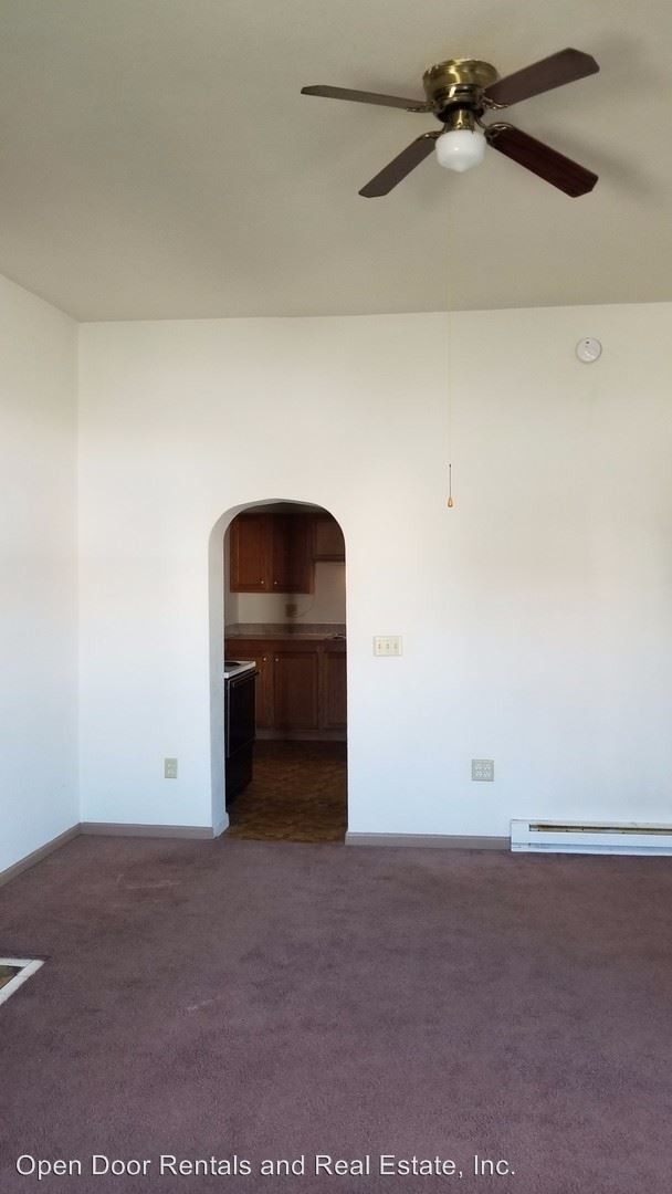 110 S Cowen St, Garrett, IN 46738 Room for Rent in Garrett, IN