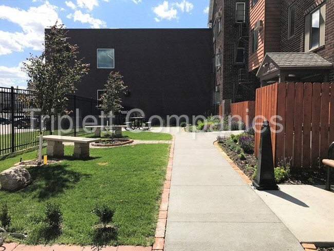 Foto del edificio - 103 Stanton Ave