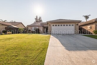 Building Photo - 616 Vermillion Dr