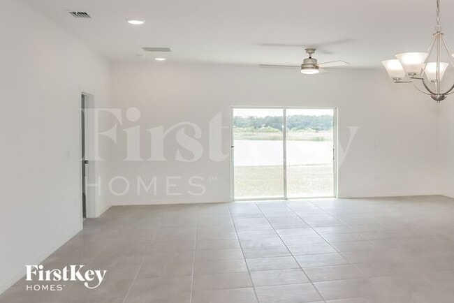 Building Photo - 3208 John Young Pkwy