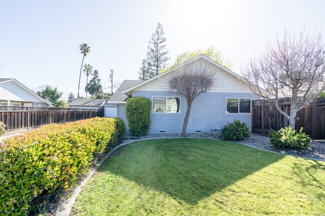 Foto del edificio - 650 Cypress Ave