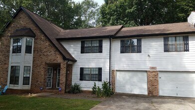 Building Photo - 5867 Sheldon Ct