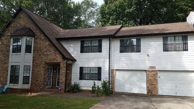 Building Photo - 5867 Sheldon Ct