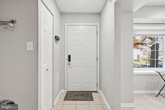 Foto del edificio - 9175 Broken Oak Pl