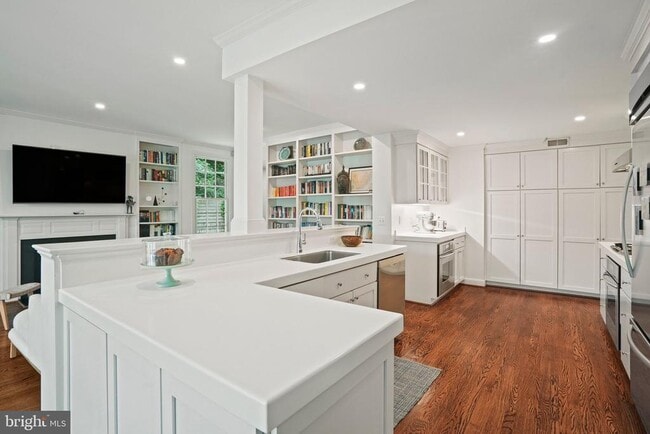 Foto del edificio - 5320 Albemarle St