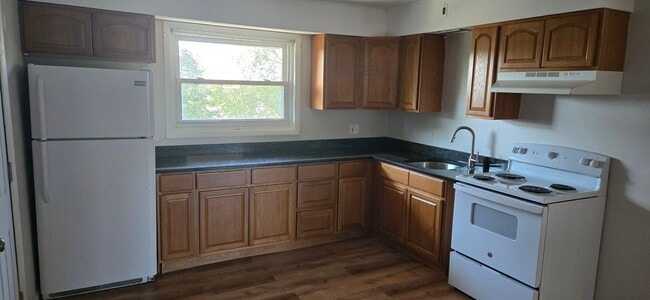 Building Photo - 61 Vandenburgh Ave