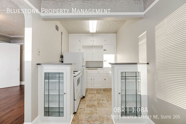 Building Photo - 555 Winter St NE