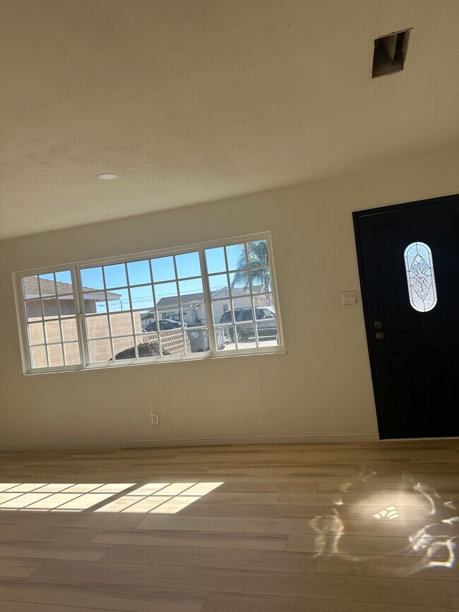 Building Photo - 451 La Canada Ave