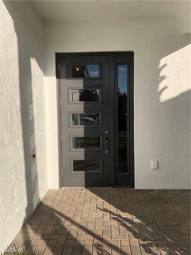 Foto del edificio - 4 br, 3.5 bath House - 4924 Whispering Way