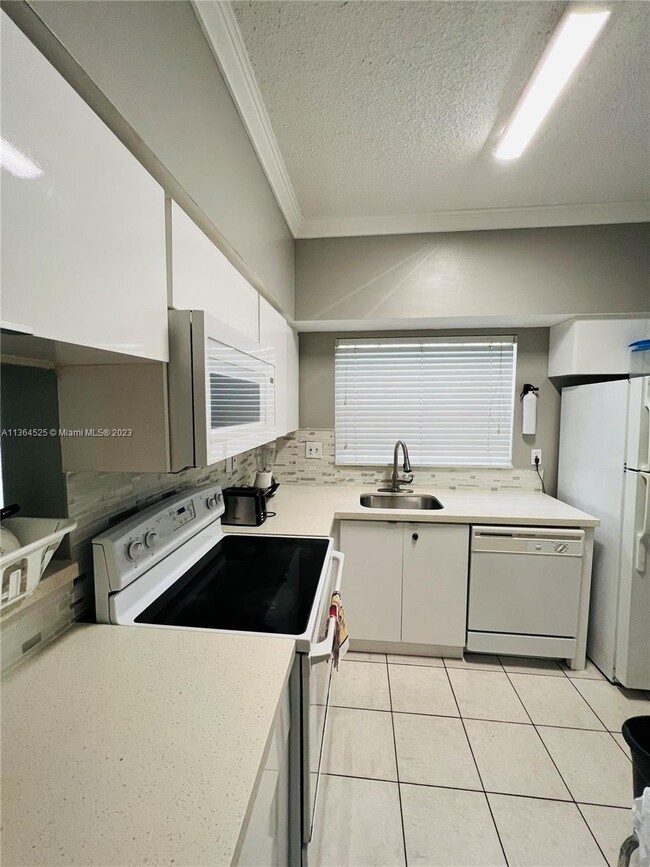 Building Photo - 2391 NW 96th Terrace