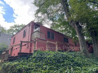 Building Photo - 824 San Antonio Dr NE
