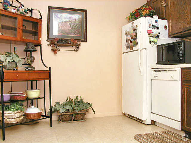 Kitchen - Cedar Hill Apartments