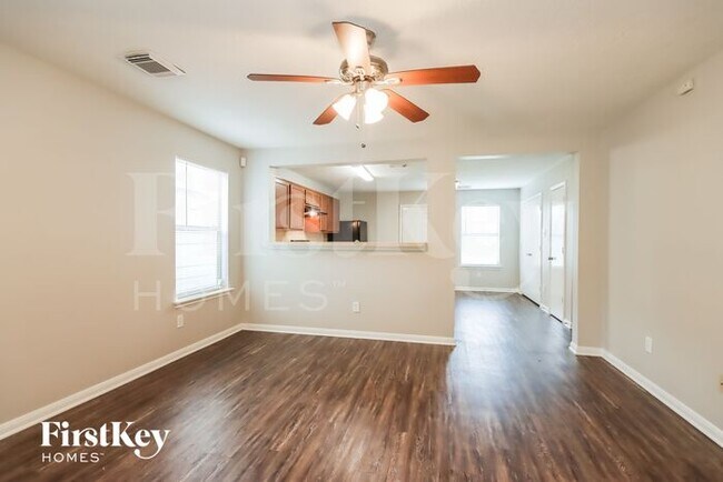 Foto del edificio - 3526 Fuller Bluff Dr