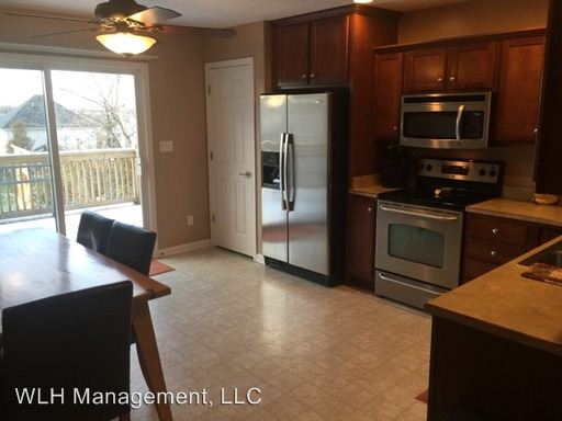 Building Photo - 906 Lyle Ct