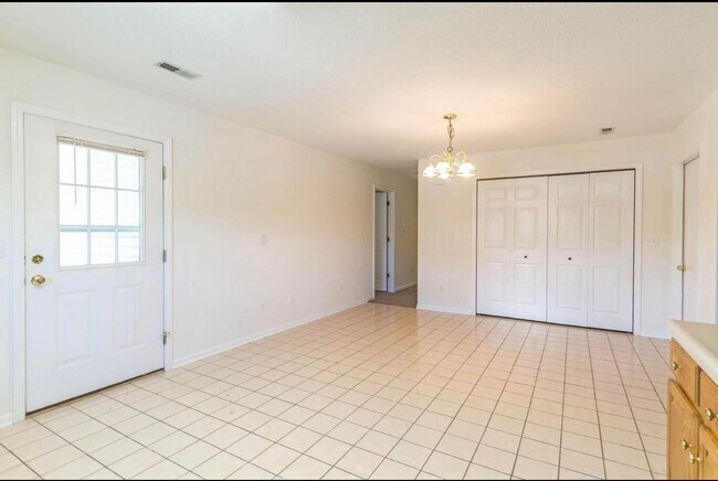 Foto del edificio - 5904 Kelsey Dr