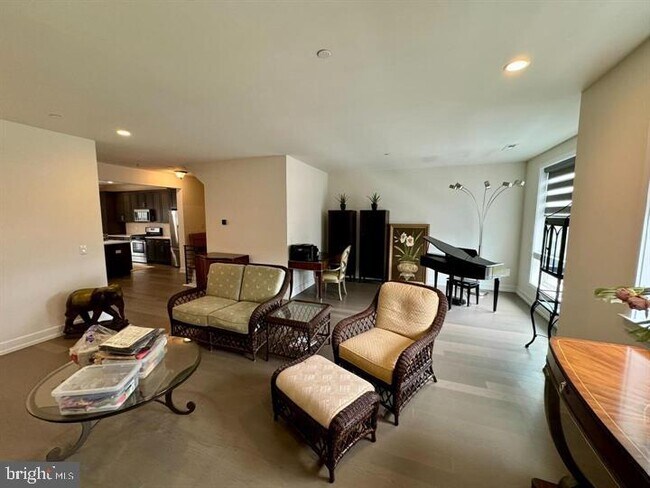 Foto del edificio - 906 Lakeview Ct