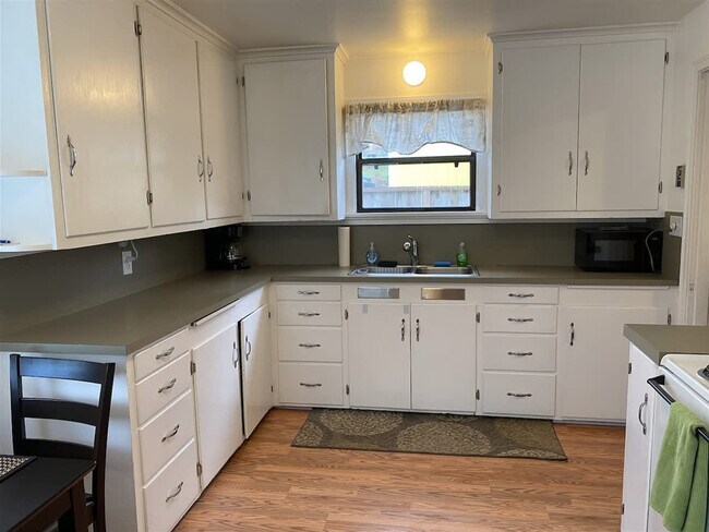 Foto del edificio - 2404 S Eunice St