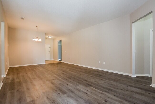 Foto del edificio - 5471 Silver Thistle Ln