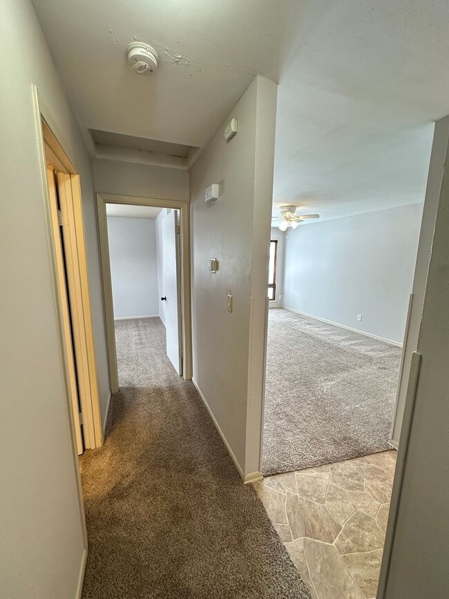 Building Photo - 1837-1837 Post Rd