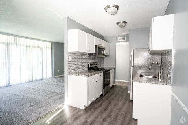 Building Photo - Creswood Apartments- Come home to Convenie...