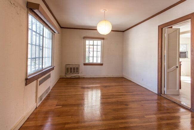 Foto del edificio - 186-18-118 Cambridge Rd