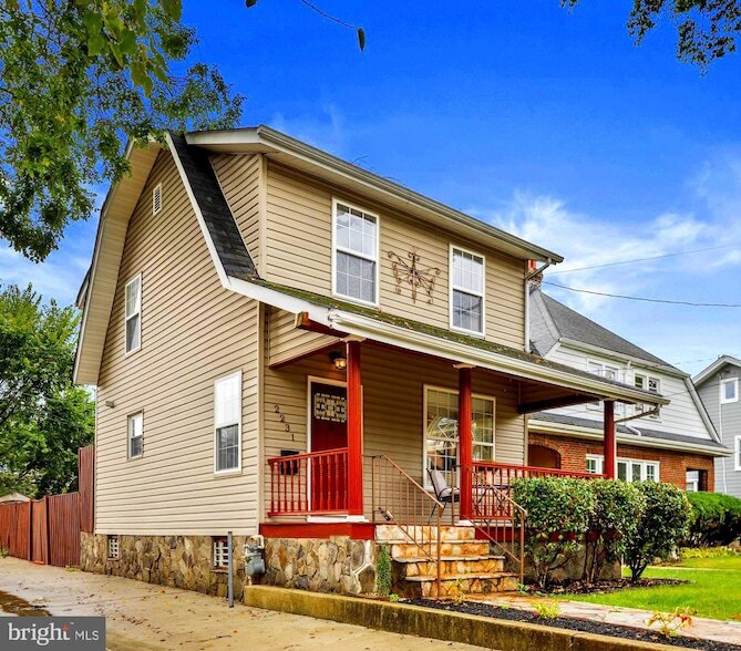 Foto principal - 2231 Otis St NE