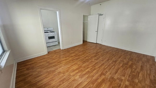 Building Photo - 727 S Coronado St