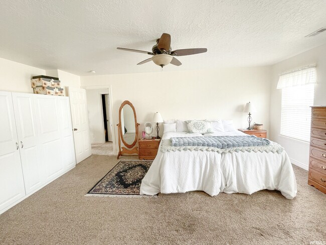 Building Photo - 4049 Bahama Way