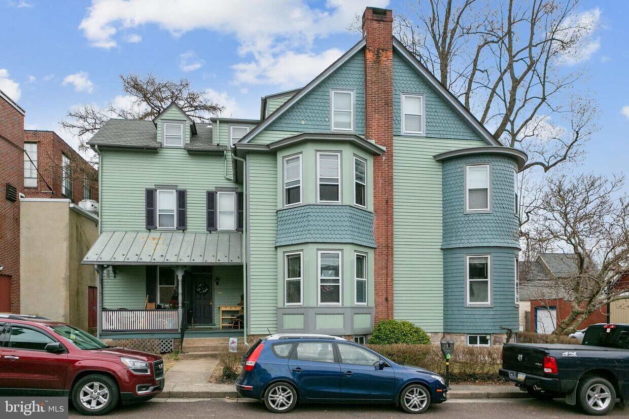 Primary Photo - 41 Taylor Ave