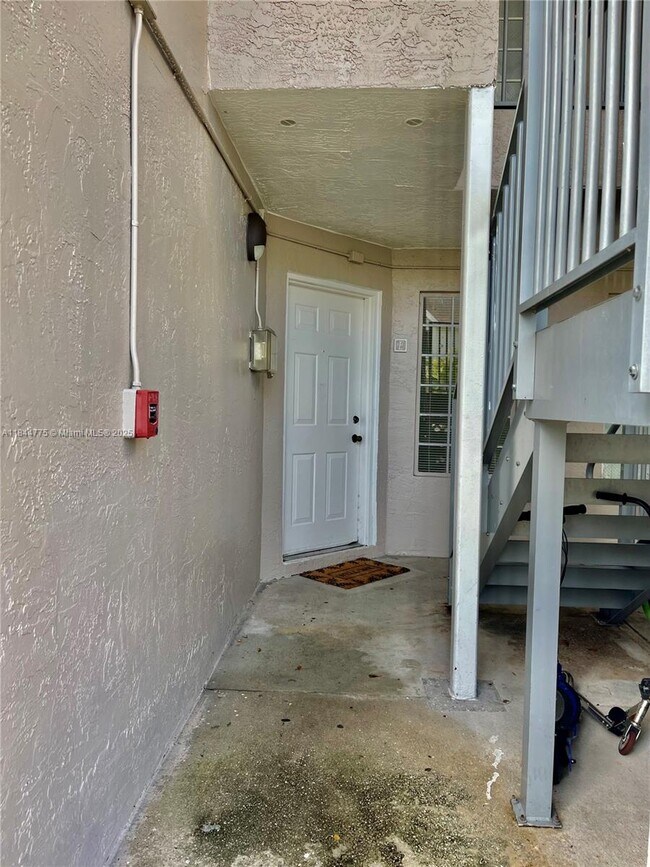 Foto del edificio - 6725 NW 174th Terrace