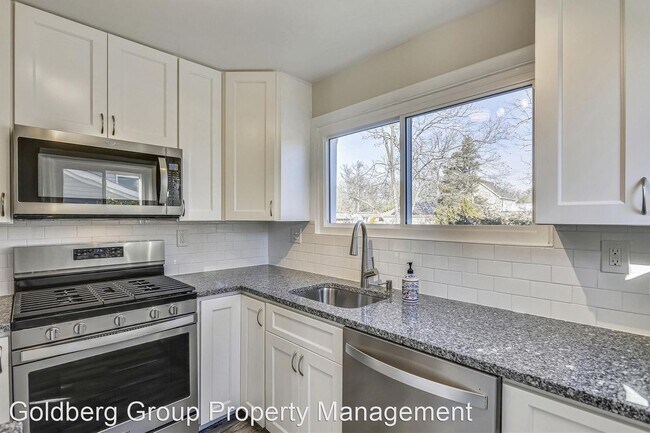 Building Photo - 5 br, 3 bath House - 304 Lincoln Avenue