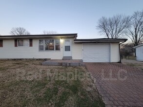 Building Photo - 3 Fairview Dr