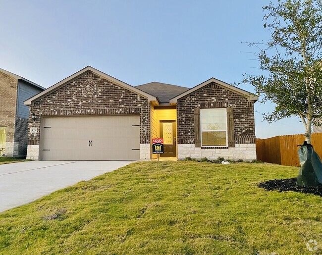 Building Photo - 9351 Aniston Blf