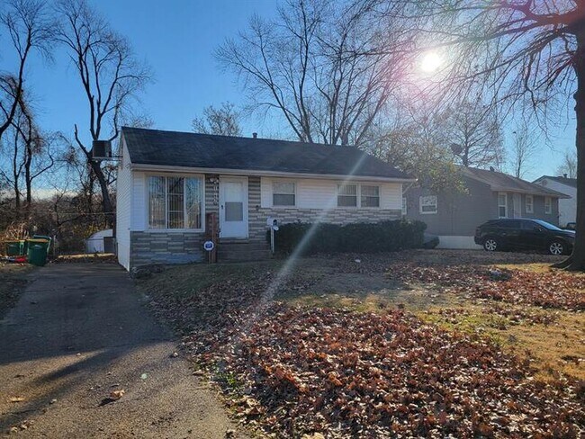 Building Photo - 10650 Dunkeld Cir