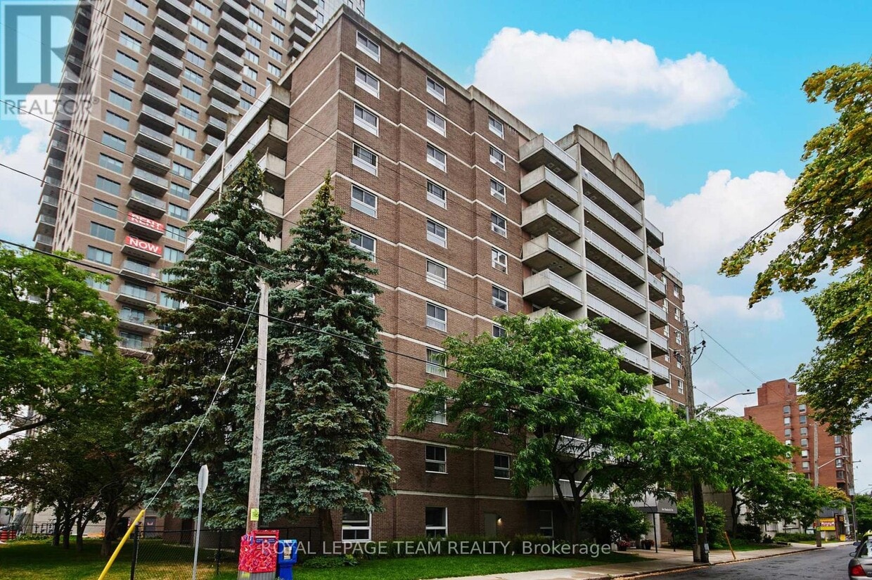Primary Photo - 110 Forward Ave