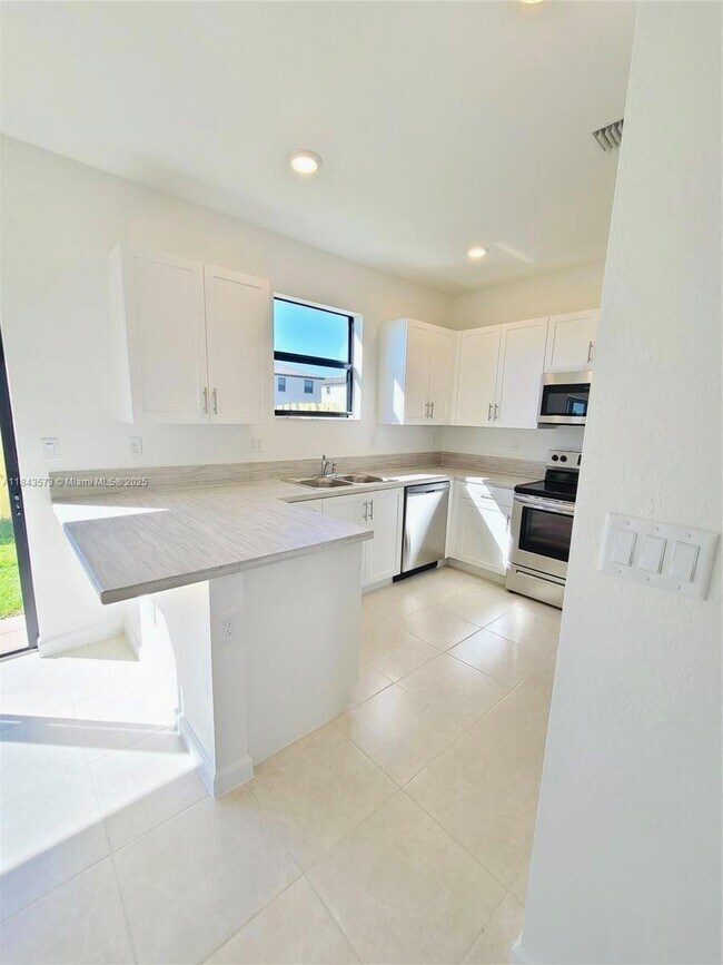 Foto del edificio - 12724 SW 230th St