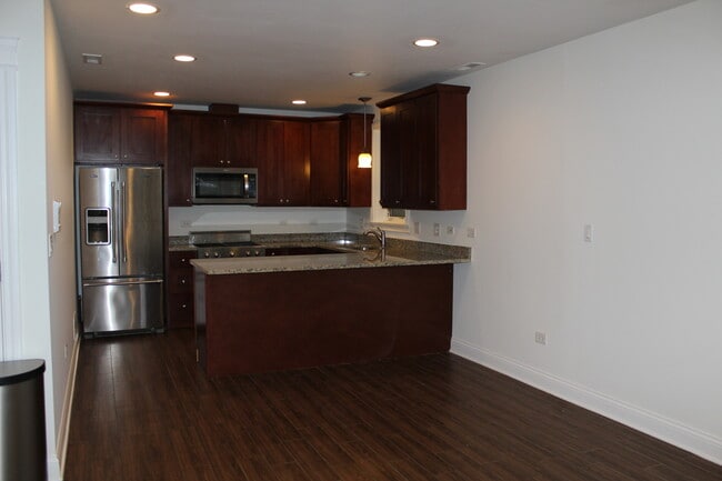 Building Photo - 1215 N Cleaver St