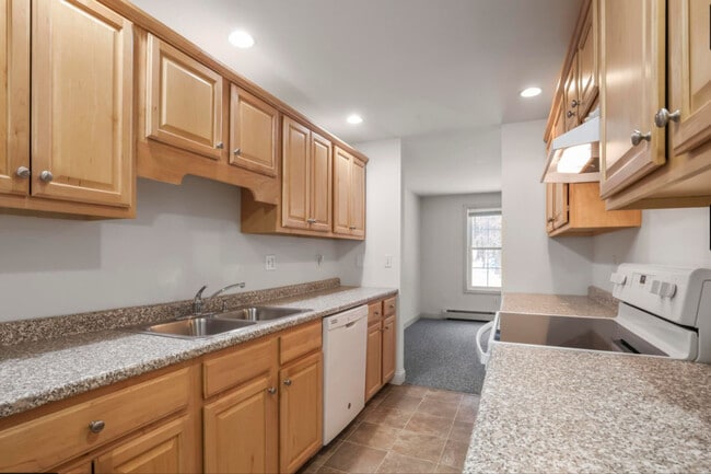 Building Photo - 20 Bow St